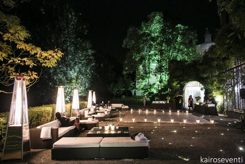 Dettagli matrimonio gay Monferrato, luci e decorazioni raffinate per nozze di lusso