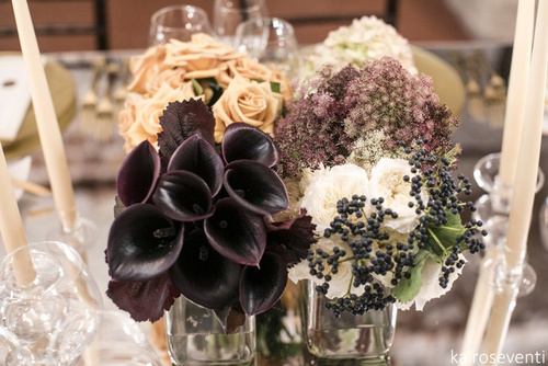 Dettagli centrotavola elegante, fiori e decorazioni per nozze gay Monferrato