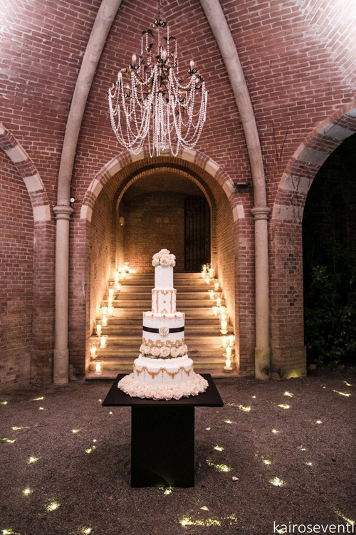Wedding Cake lusso per matrimonio al CAstello di Redabue