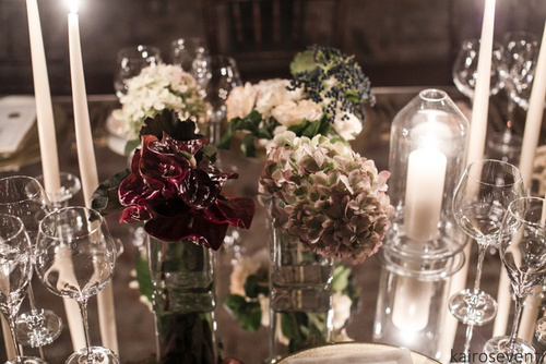 Matrimonio gay in Monferrato, decorazioni floreali e illuminazione di lusso